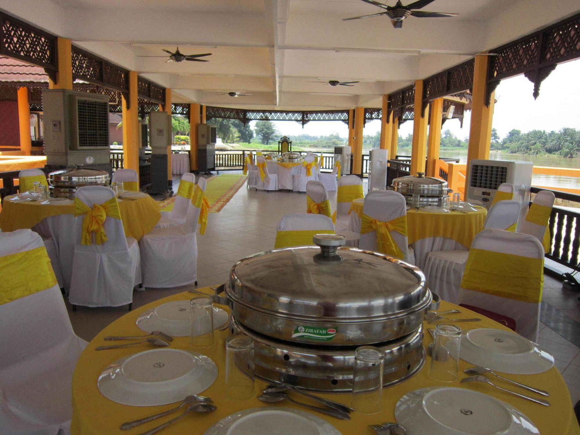 Green Village Pasir Salak Eco River Resort Kampung Gajah  외부 사진