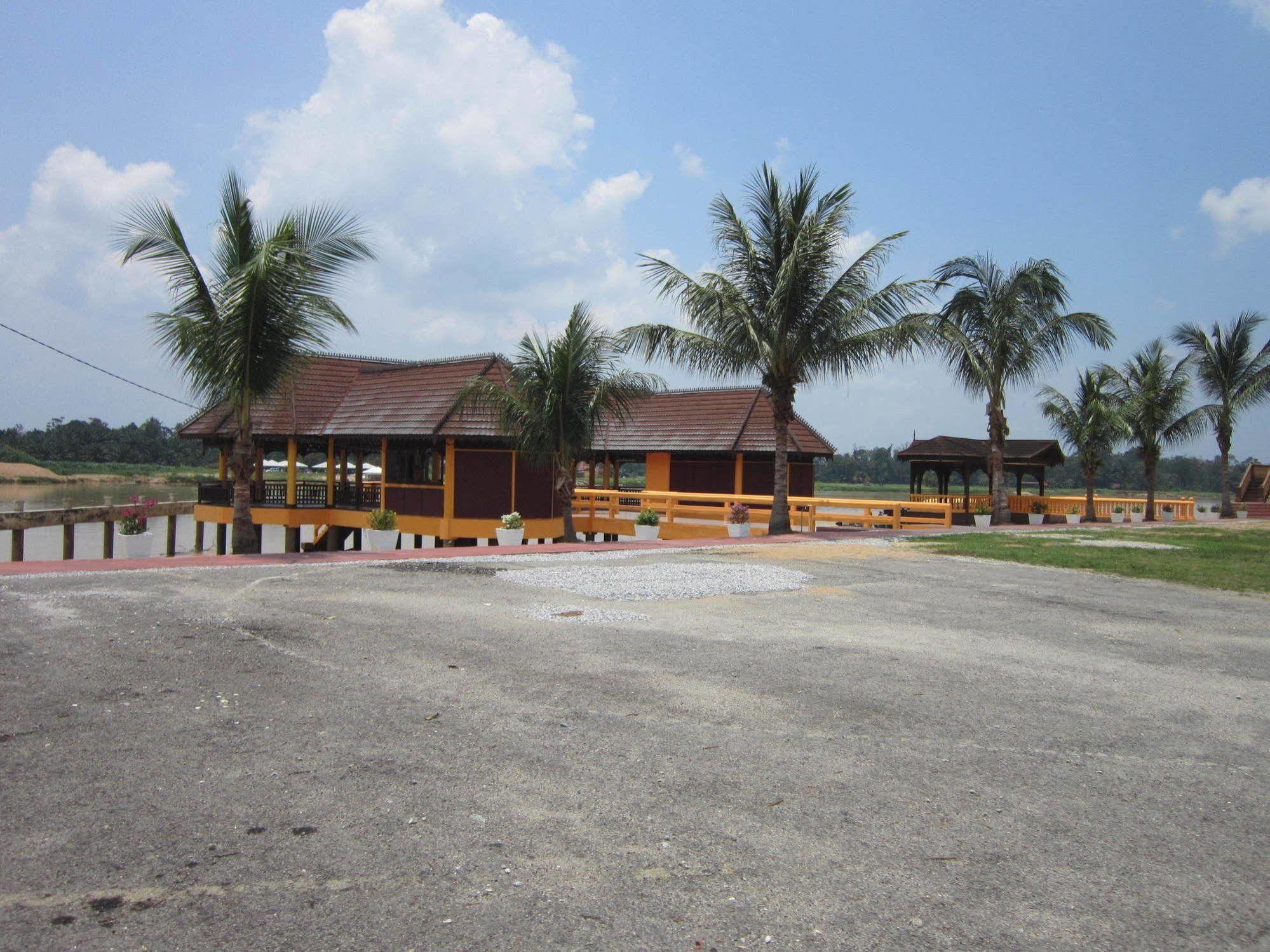 Green Village Pasir Salak Eco River Resort Kampung Gajah  외부 사진