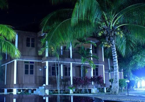 Green Village Pasir Salak Eco River Resort Kampung Gajah  외부 사진